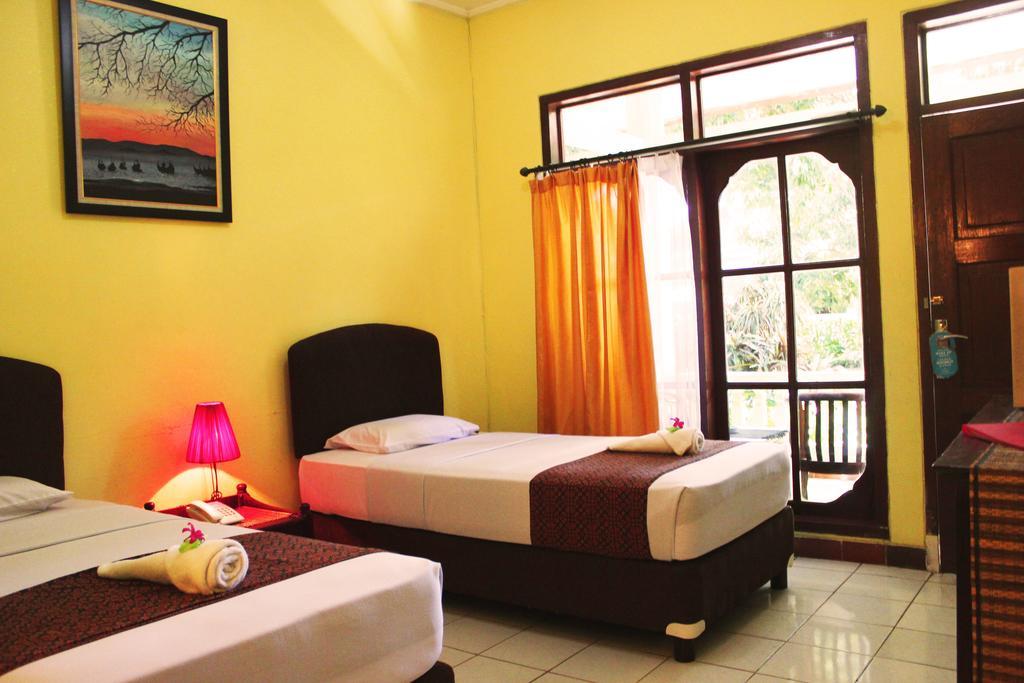 Hotel Puri Nusantara Kuta Lombok Exteriör bild