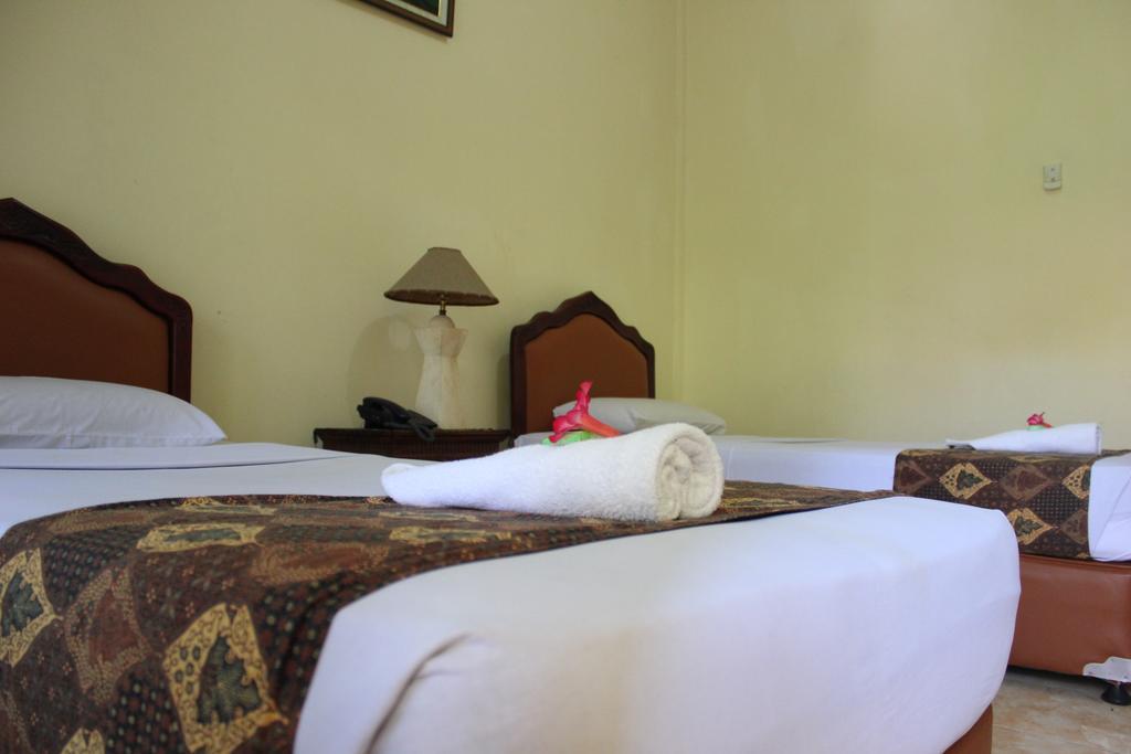 Hotel Puri Nusantara Kuta Lombok Exteriör bild