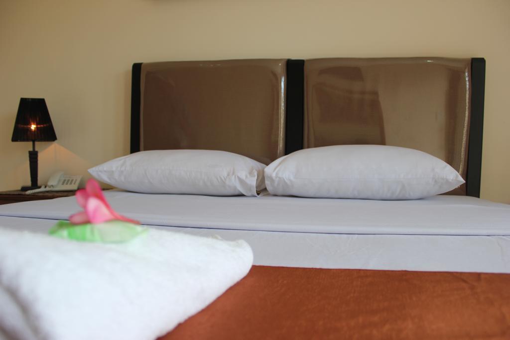 Hotel Puri Nusantara Kuta Lombok Exteriör bild