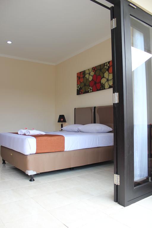 Hotel Puri Nusantara Kuta Lombok Exteriör bild